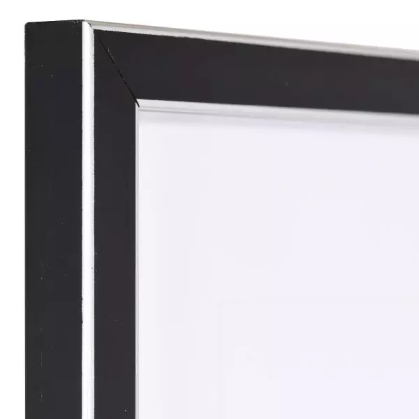 Ansicht der Ecke eines klassischen Rahmens zum Aufstellen in der Farbe Schwarz